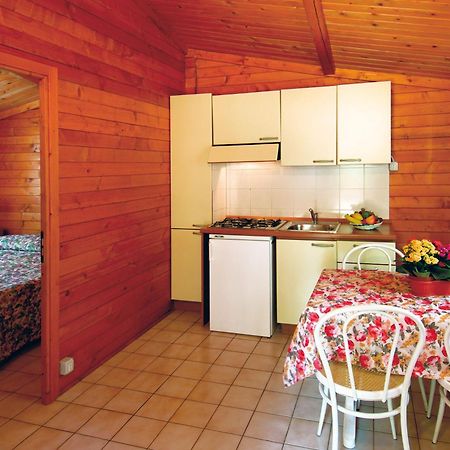 Villaggio Camping Spiaggia Del Riso Виласимиус Стая снимка
