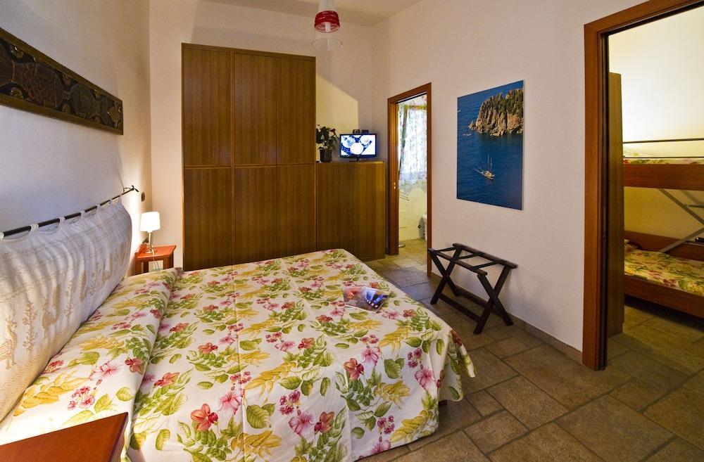 Villaggio Camping Spiaggia Del Riso Виласимиус Екстериор снимка