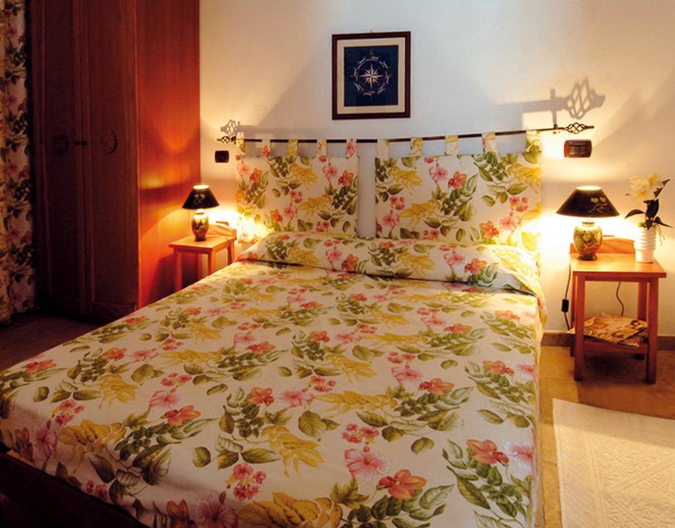Villaggio Camping Spiaggia Del Riso Виласимиус Екстериор снимка