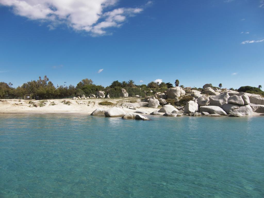 Villaggio Camping Spiaggia Del Riso Виласимиус Екстериор снимка